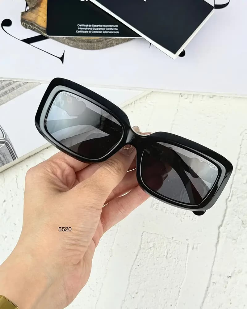 عينک آفتابي زنانه شانل مدل CHANEL 5520 — تصویر ۶