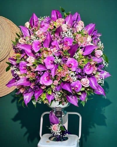 تحویل جام گل در نمایشگاه قطعات خودرو تهران 1404 از نزدیک ترین گل فروشی 5598