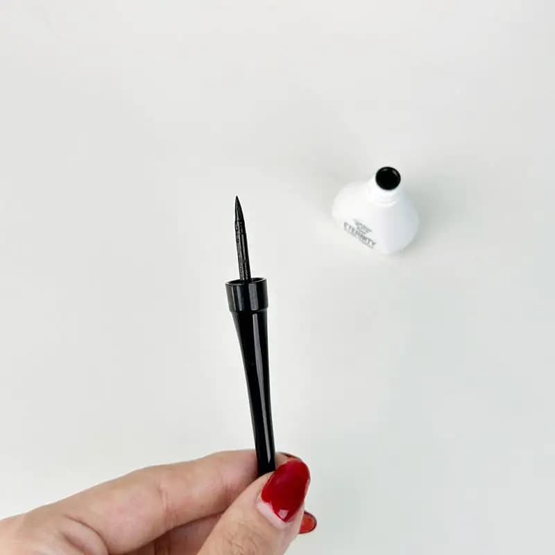 خط چشم کوزه ای رویال اترنیتی مدل sensitive — تصویر ۳