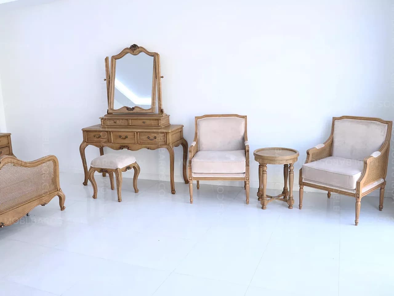 میز آرایش راشل — تصویر ۳