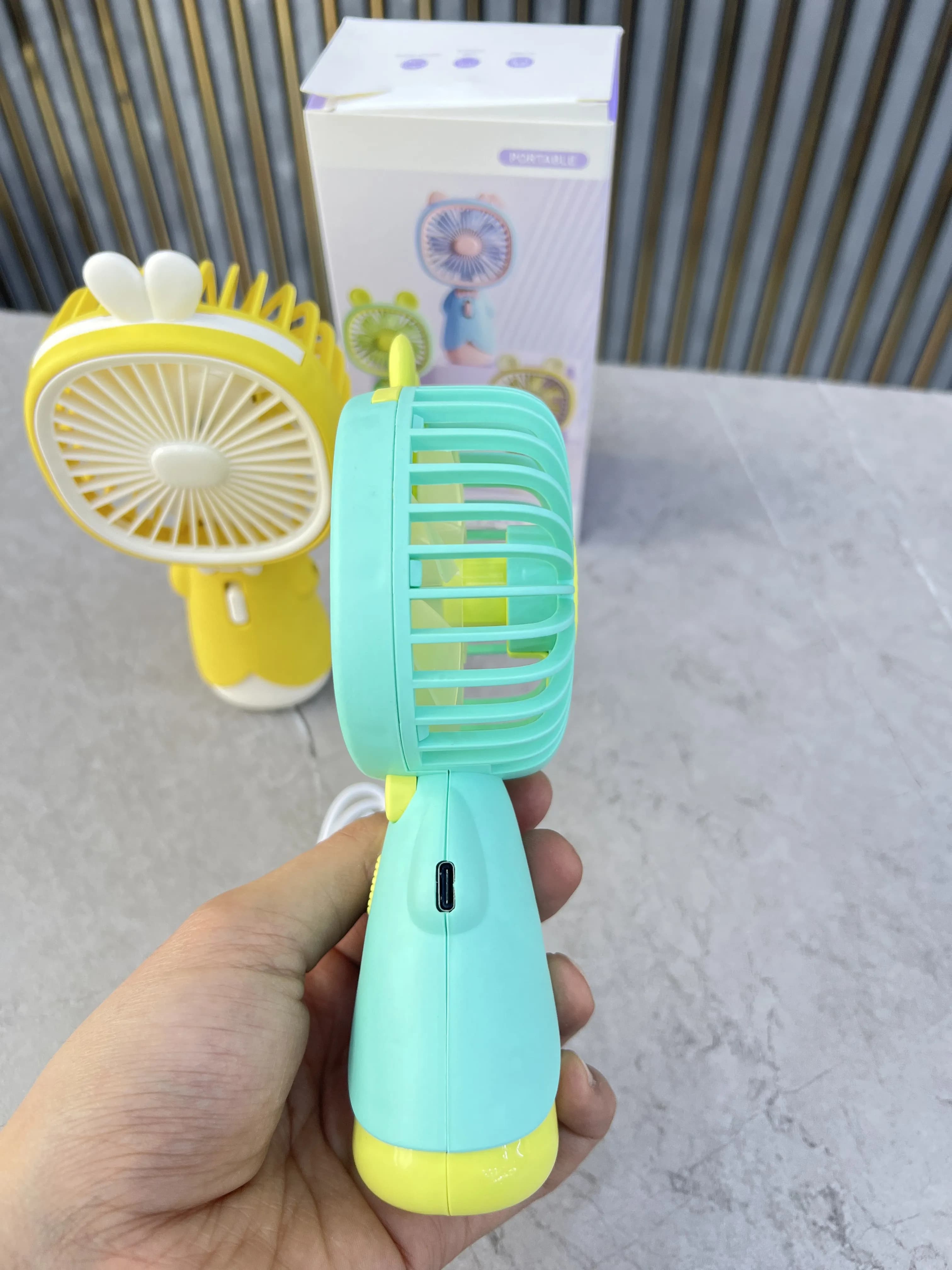 پنکه دستی فانتزی کد 5-0826 وارداتی (x) — تصویر ۲