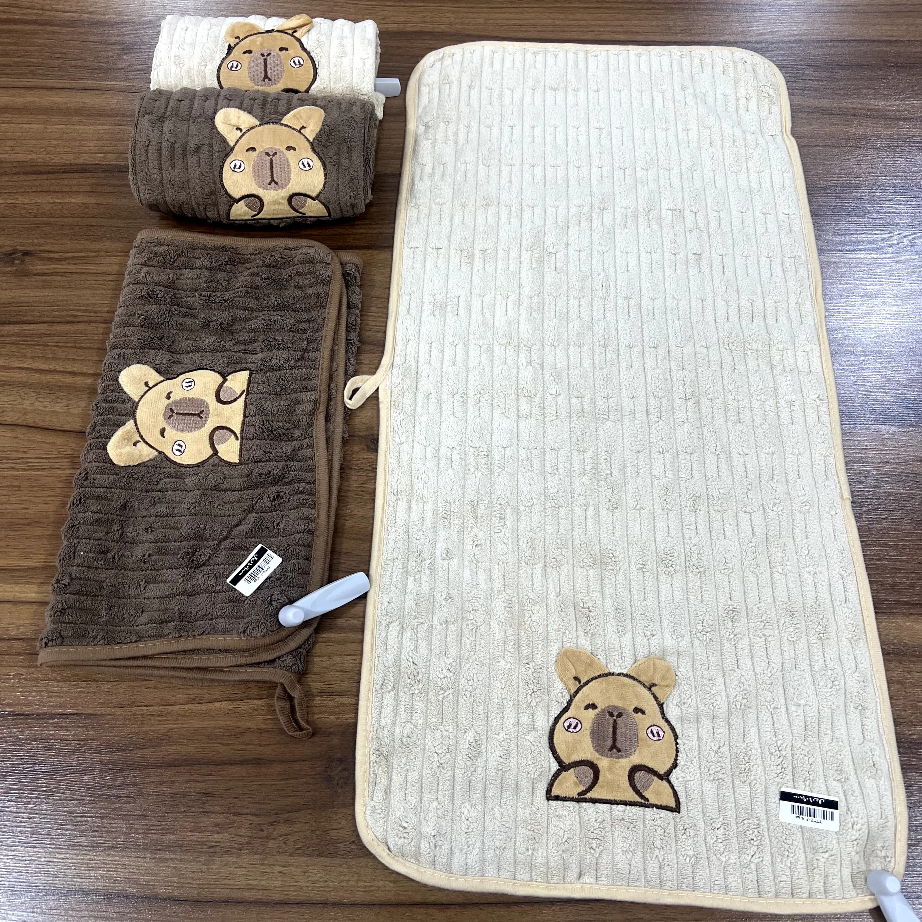حوله کوچک طرح Cappy وارداتی (x) — تصویر ۲