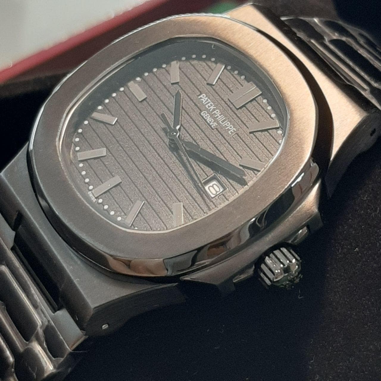 ساعت پتک فیلیپ مردانه ناتیلوس تمام مشکی صفحه مشکی مدل Patek Philippe — تصویر ۲