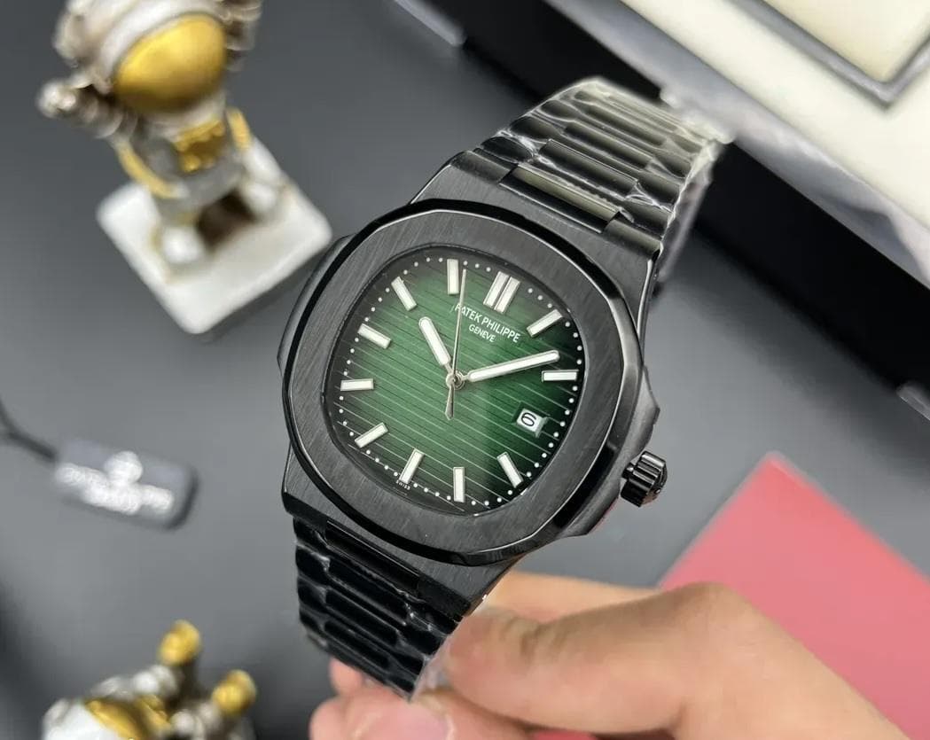 ساعت مچی پتک فیلیپ ناتیلوس مردانه صفحه سبز مدل Patek Philippe — تصویر ۲