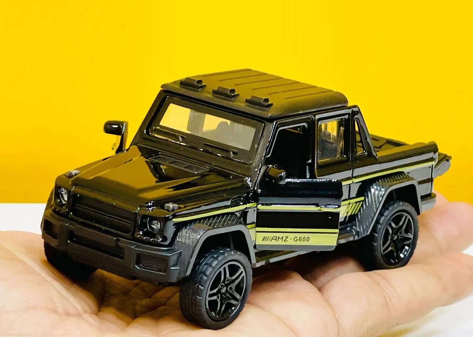 ماشین فلزی موزیکال مدل Mercedes Benz AMG G63 — تصویر ۴