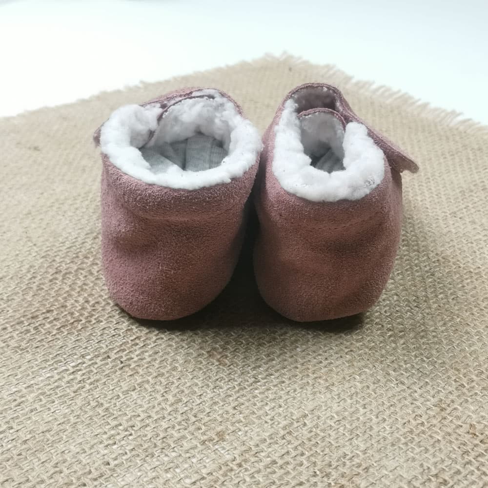 پاپوش برند impidimpi طرح خرس توکرکی _ استوپ دار _ بند دار گوشتی رنگ – 12-18 ماه — تصویر ۴