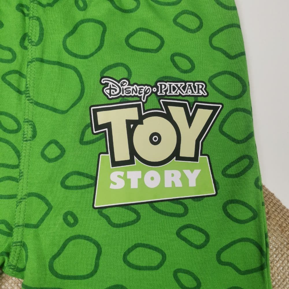 شلوار پسرانه اسلش برند disney طرح نوشته دار سبز رنگ – 6-7 سال — تصویر ۲