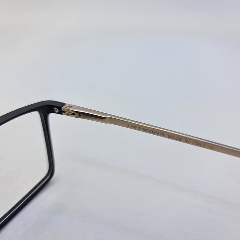 عینک طبی TR90 مستطیلی مشکی رنگ با دسته طلایی و فنری 013 — تصویر ۷