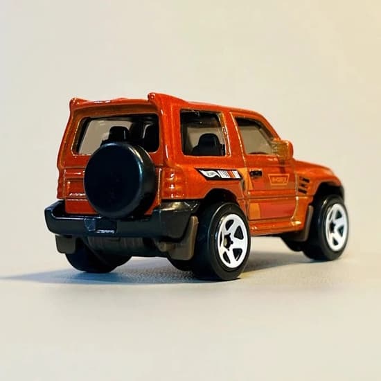 ماشین Hot Wheels مدل Mitsubishi Pajero Evolution — تصویر ۳