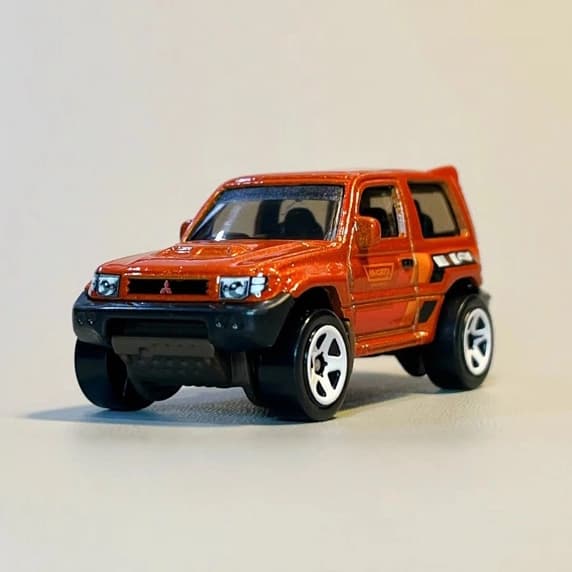 ماشین Hot Wheels مدل Mitsubishi Pajero Evolution — تصویر ۲