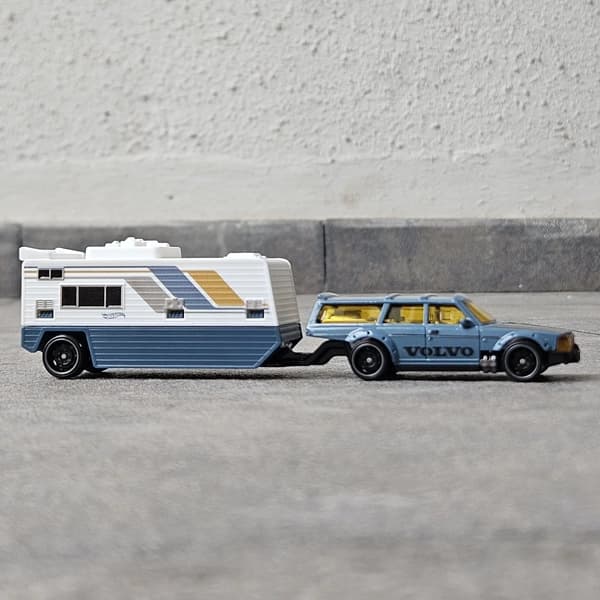 ماشین هات ویلز مدل Volvo 240 Drift Camper — تصویر ۲