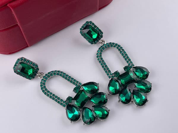 گوشواره طرح جواهر نگین سبز