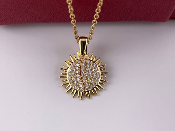 گردنبند طرح خورشید پرنگین