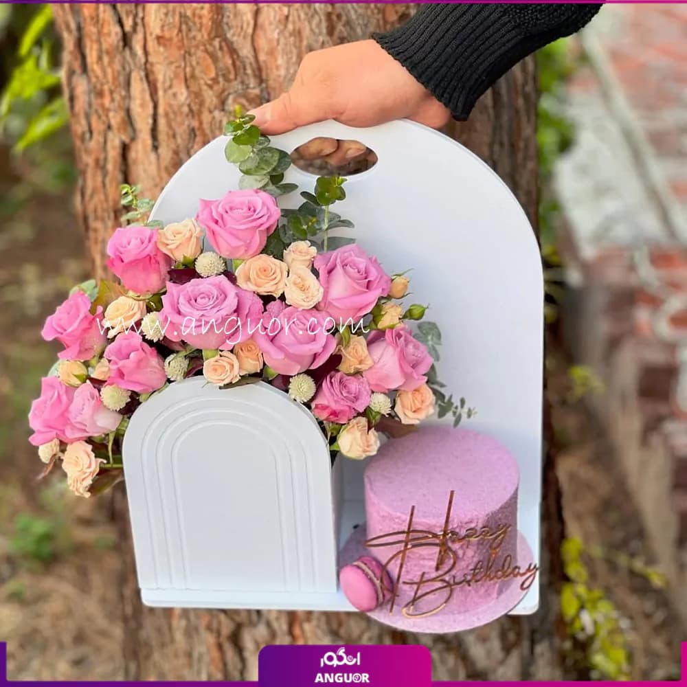 باکس گل و کیک شادی دخترانه