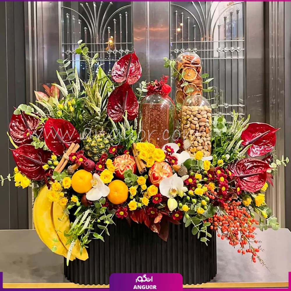 باکس گل و میوه گنجینه یلدایی