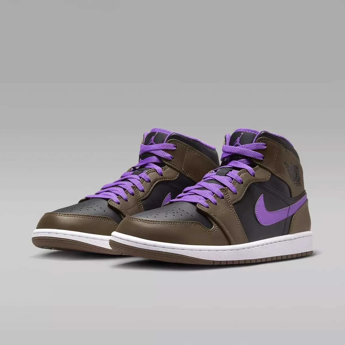کتونی Nike مدل Jordan 1 Mid – DQ8426-215 — تصویر ۳