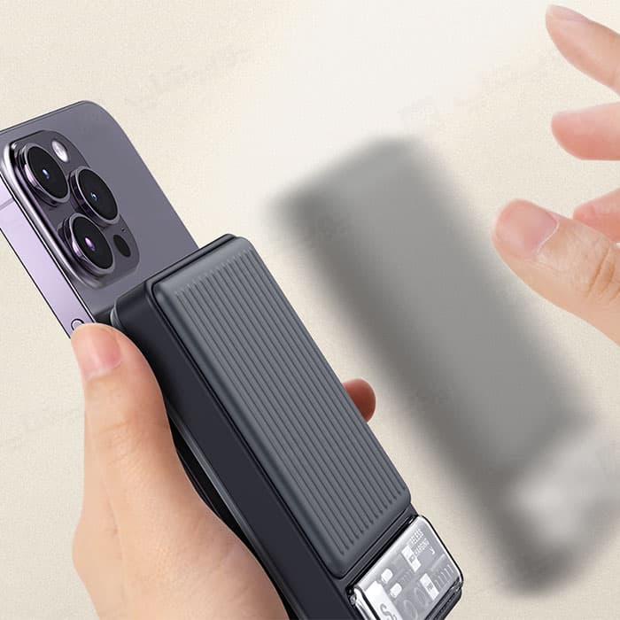 پاوربانک 10000mAh وایرلس شارژ مگنتی رسی مدل RPB-W18 — تصویر ۵