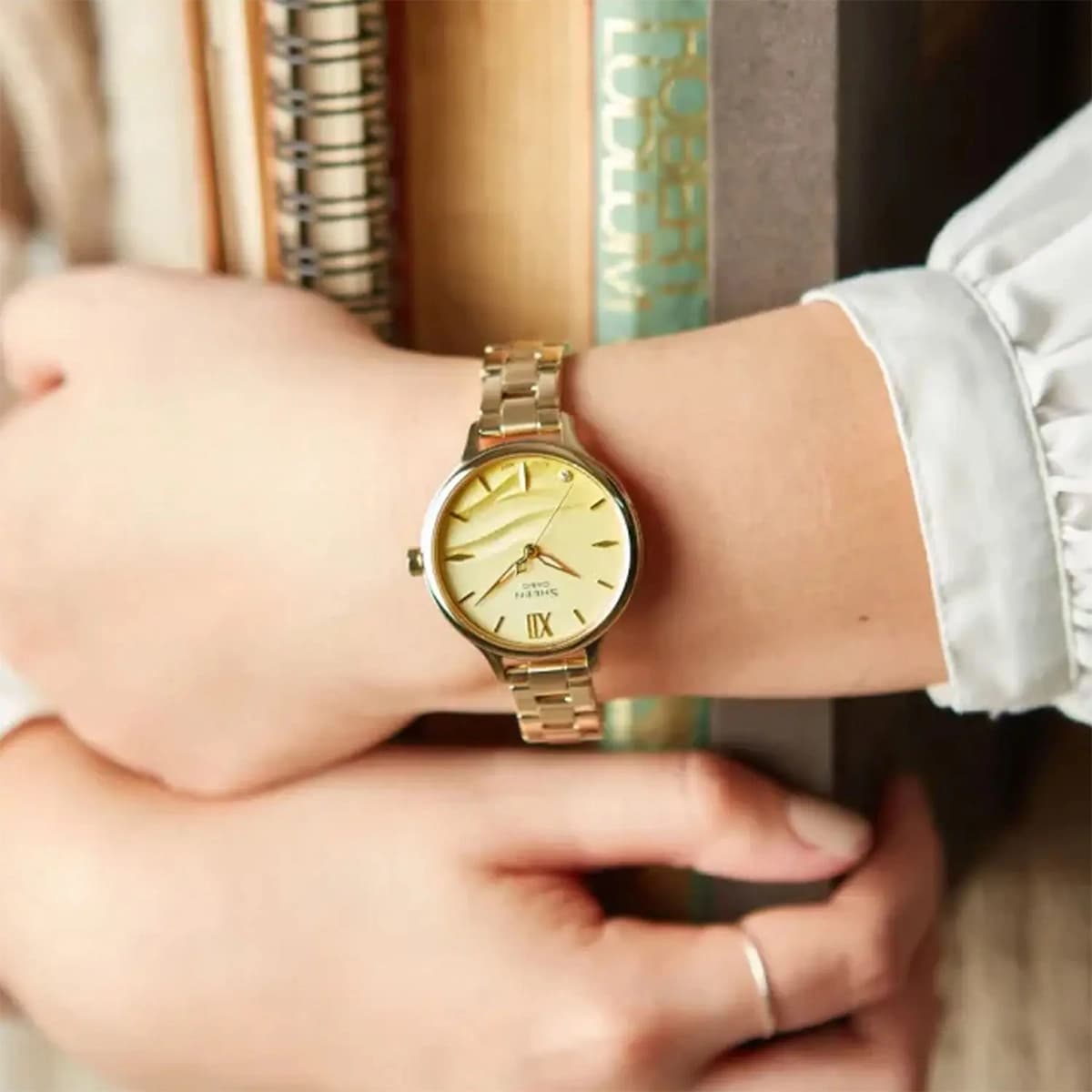 ساعت مچی زنانه کاسیو شین مدل Casio SHE-4550G-9AUDF — تصویر ۳