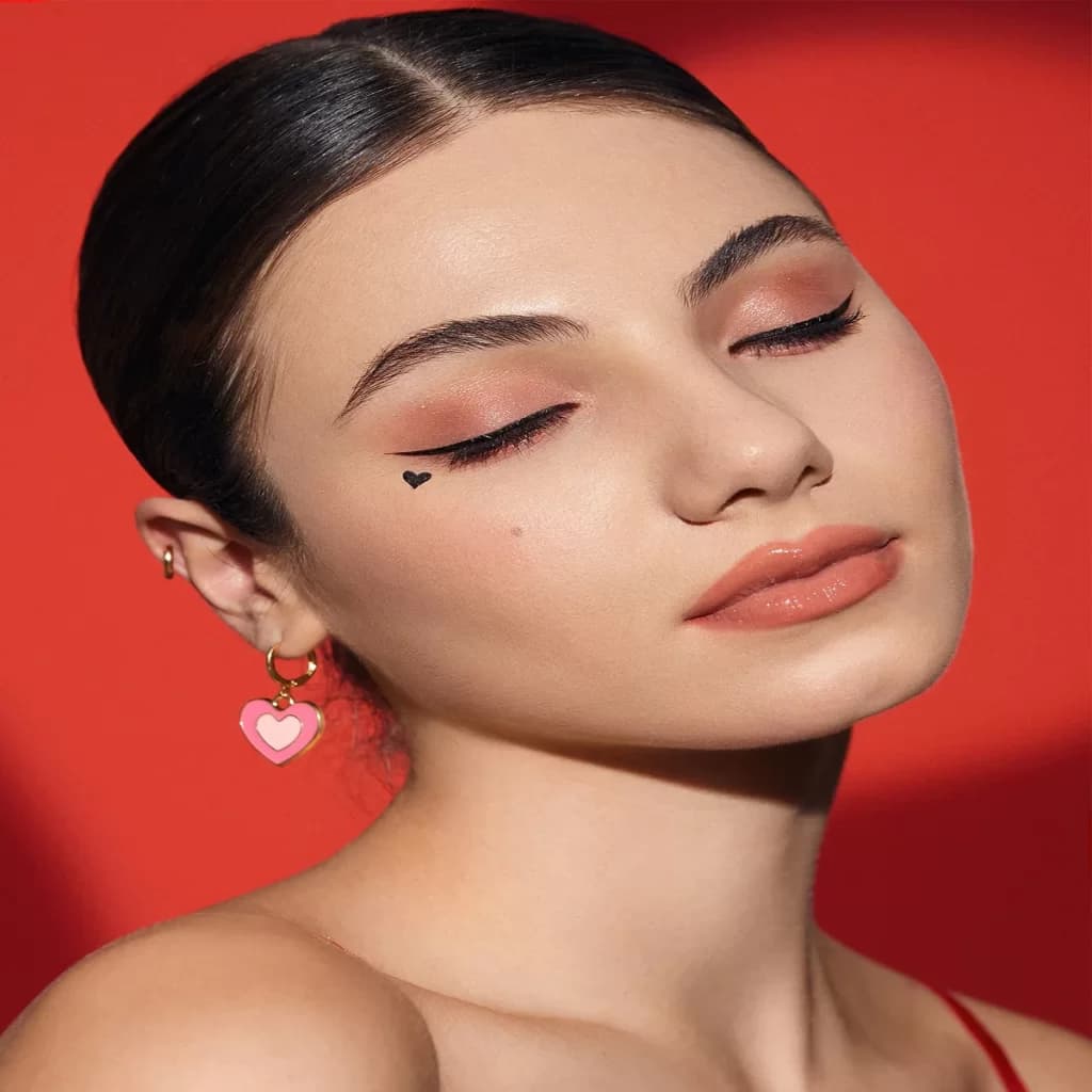 خط چشم HEART EYES 2-IN-1 STAMP شیگلم SHEGLAM — تصویر ۳