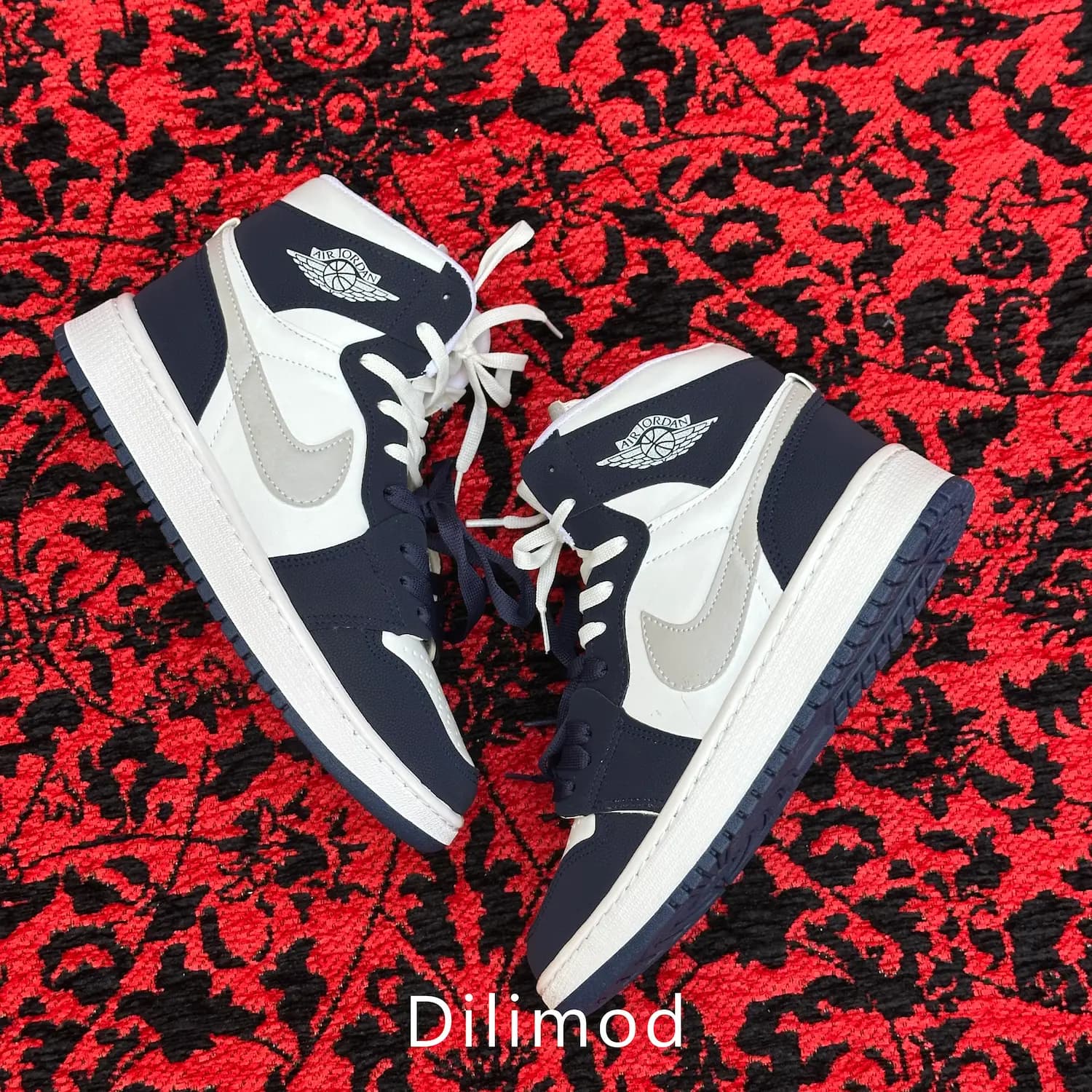 کتانی زنانه نایک ایر جردن 1 ساقدار سفید سرمه ای طوسی | Nike Air jordan 1 — تصویر ۲