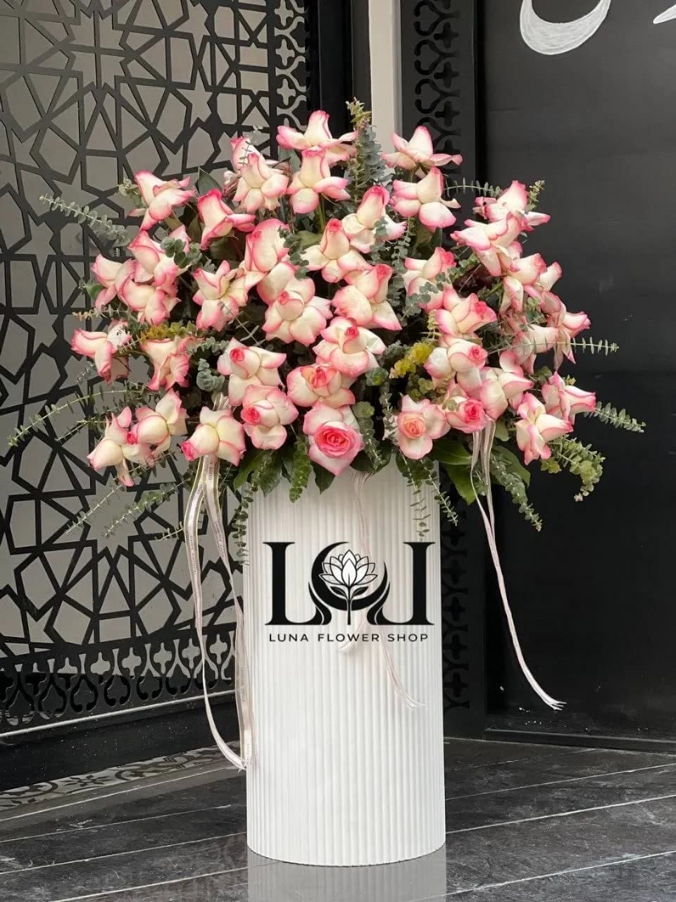 باکس گل طبیعی رز جمولیا ۴۰ شاخه BL208