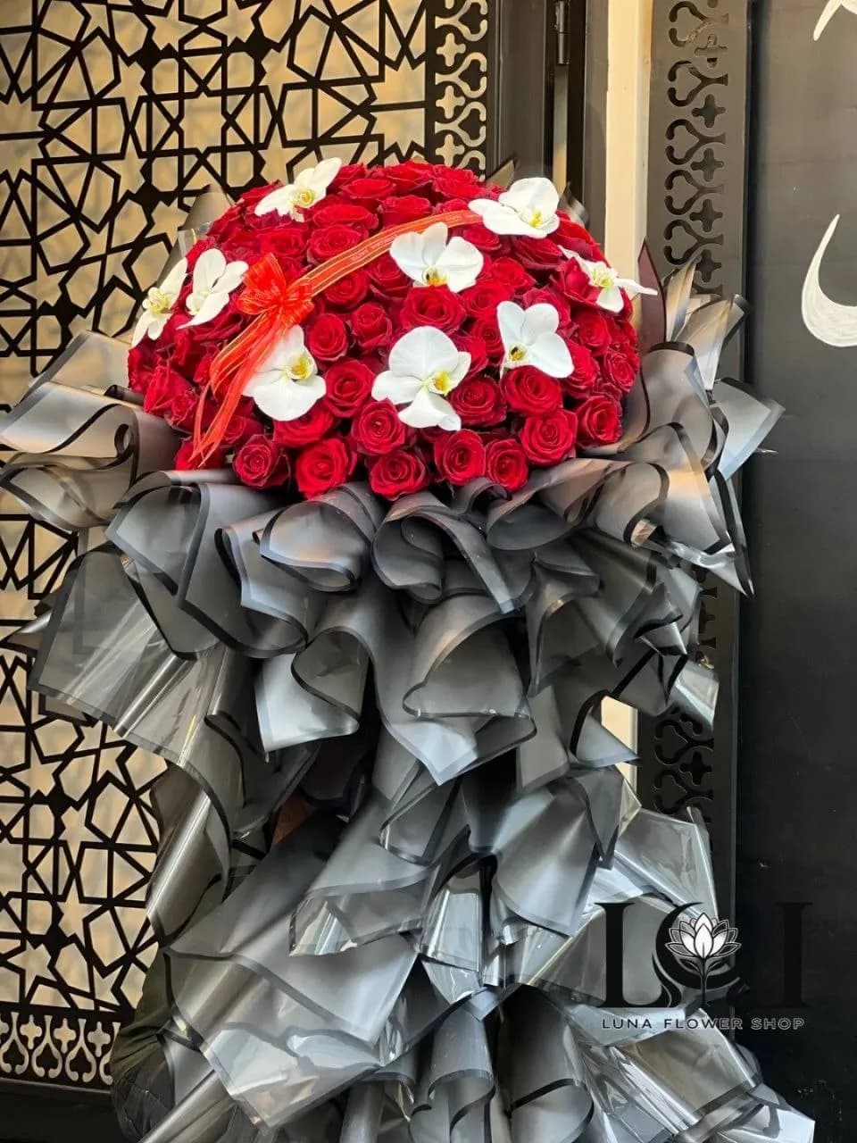 دسته گل طبیعی ایستاده رز و ارکیده DL197