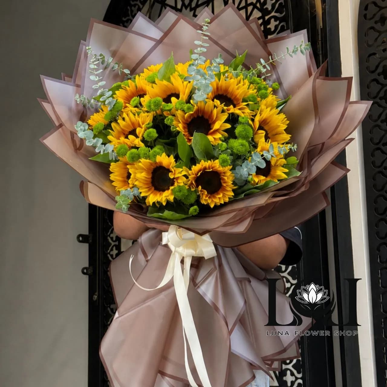 دسته گل طبیعی آفتابگردان ۱۵ شاخه