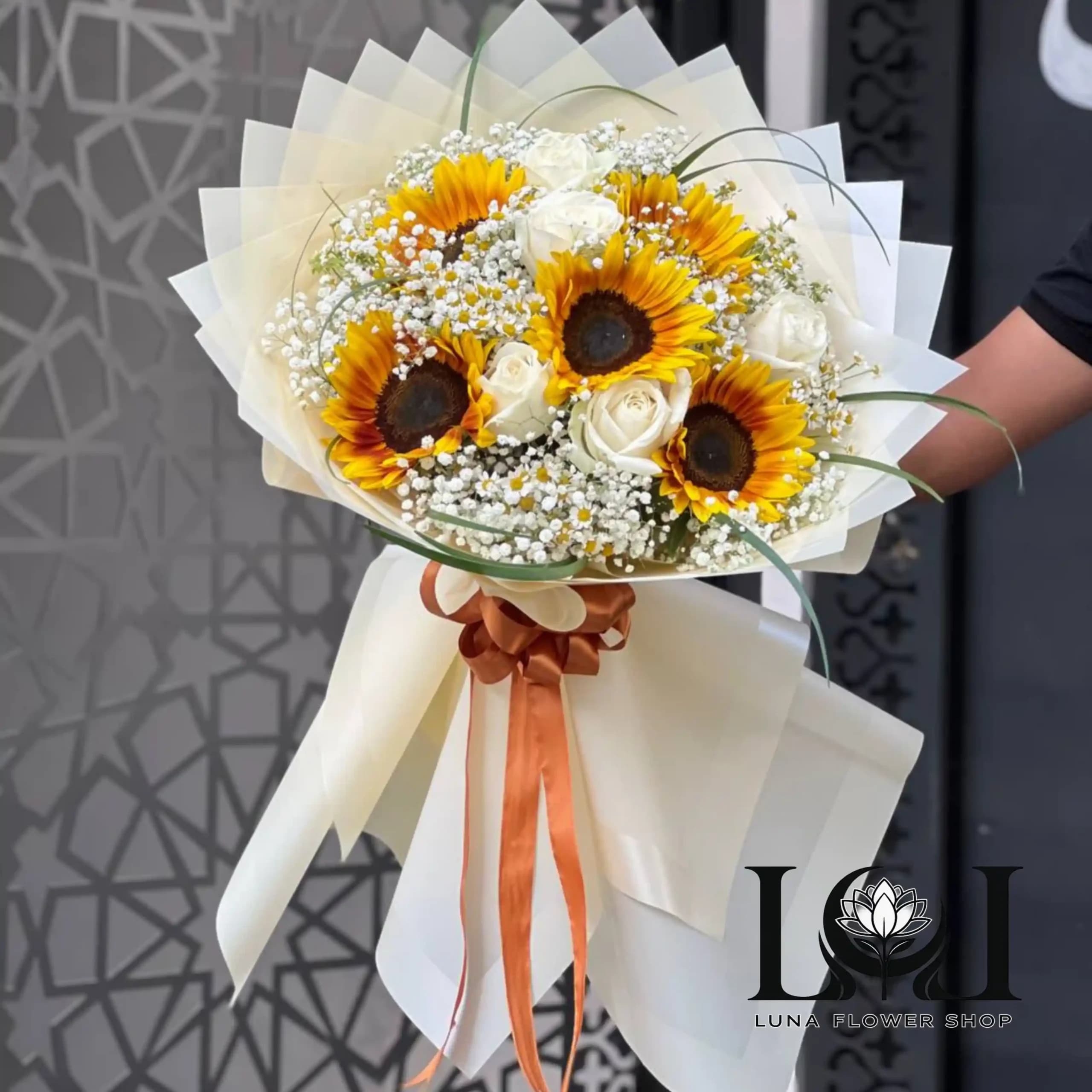 دسته گل رز و آفتابگردان DL165