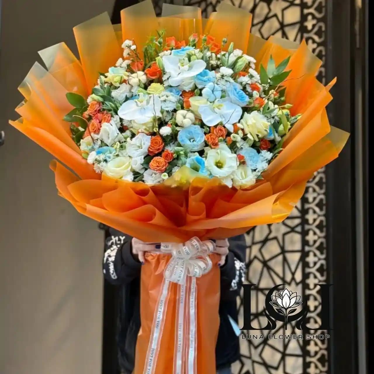 دسته گل رز و ارکیده