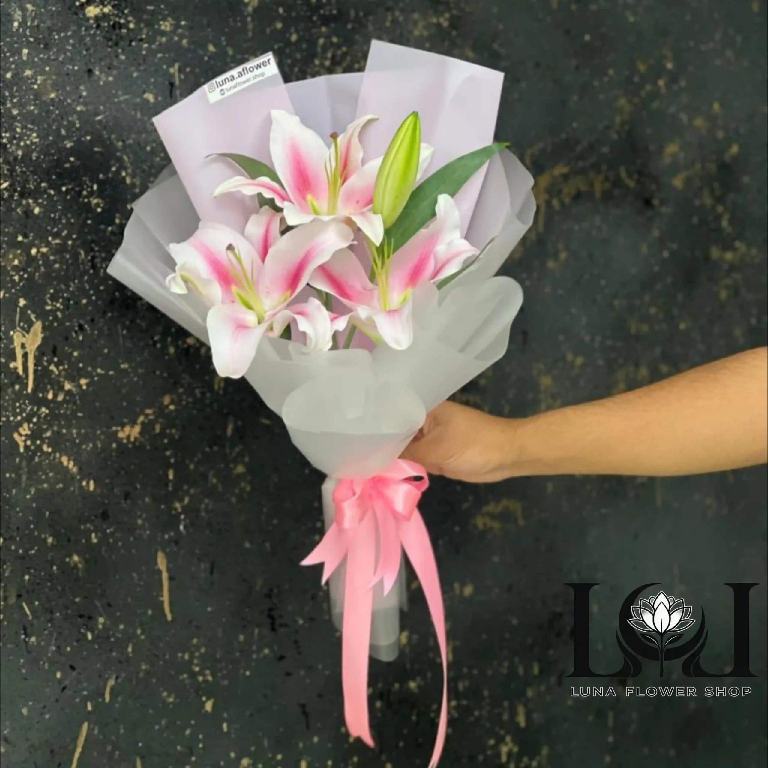 دسته گل لیلیوم DL138