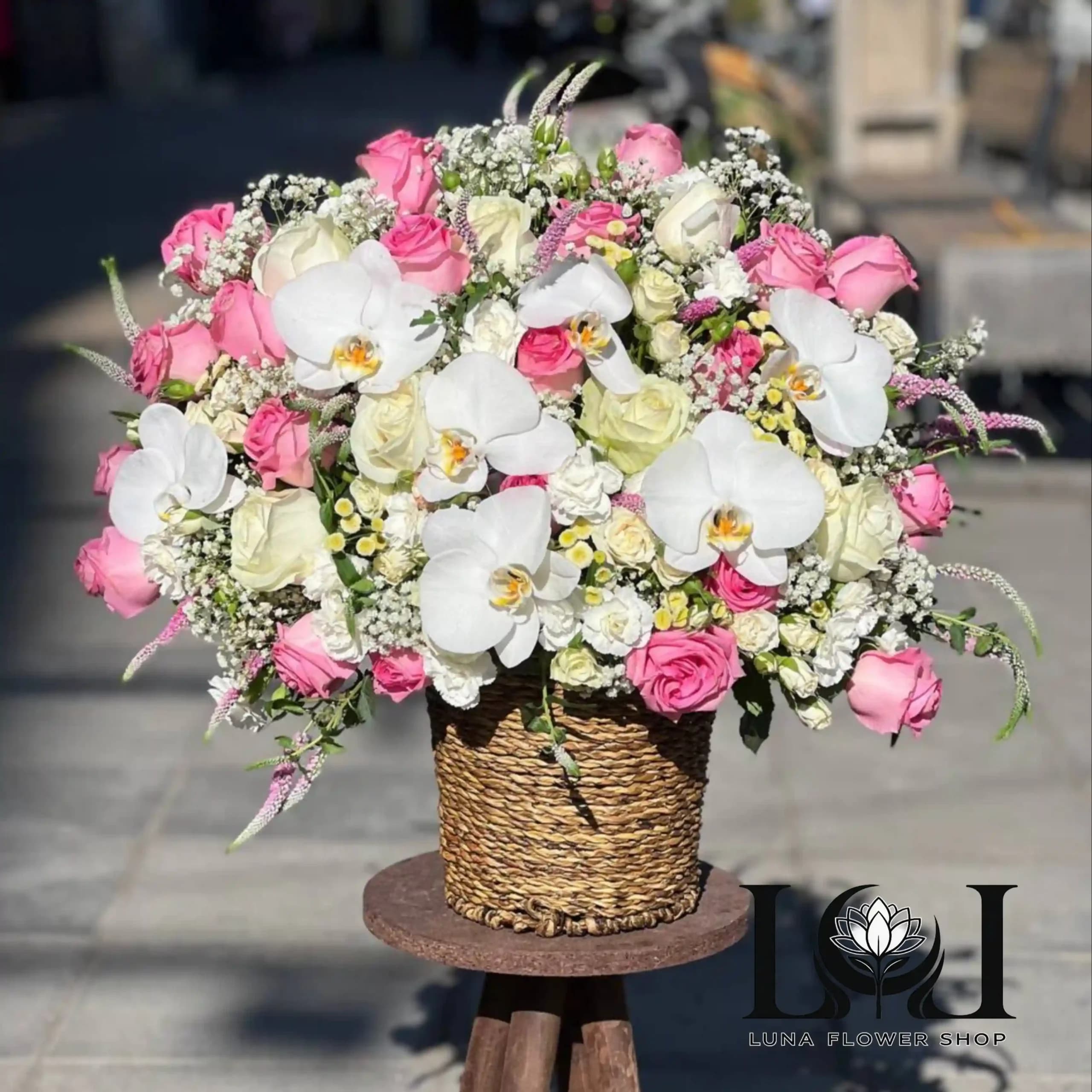 سبد گل رز و ارکیده SL502
