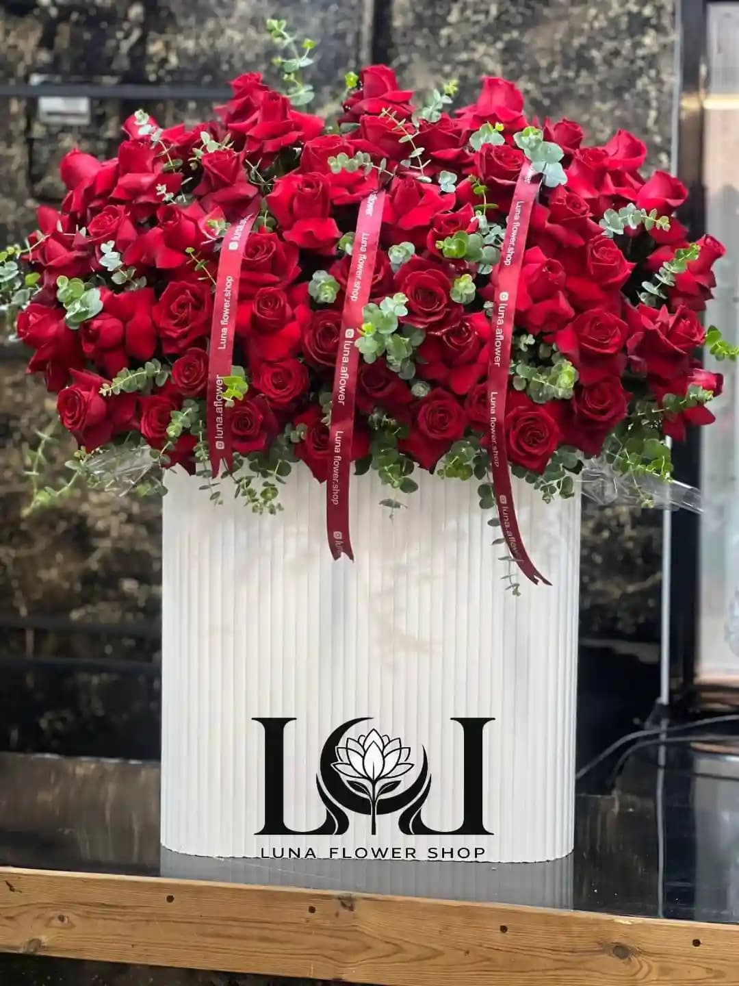 باکس گل رز قرمز BL157