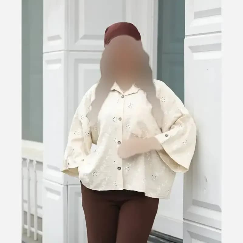 شومیز گلدوزی شده جنس پارچه صوفیا فری سایز مدل دالیا — تصویر ۳