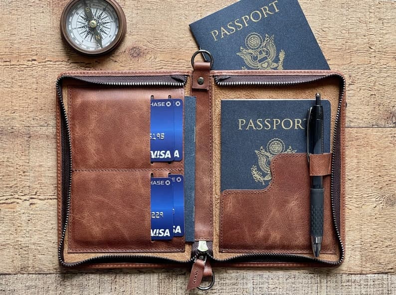 کیف پاسپورت چرم طبیعی مدل Passport Bag 23 | سیلوا چرم