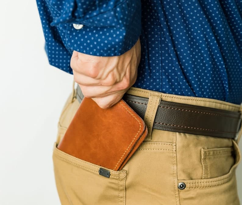 کیف پاسپورت چرم طبیعی مدل Passport Bag 22 | سیلوا چرم — تصویر ۵