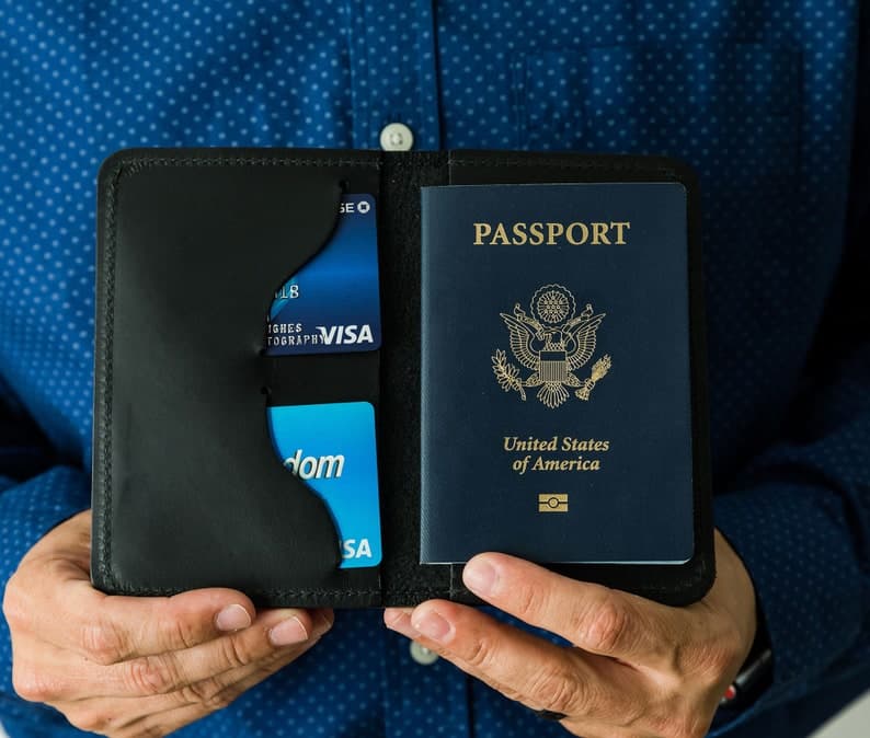 کیف پاسپورت چرم طبیعی مدل Passport Bag 22 | سیلوا چرم — تصویر ۳