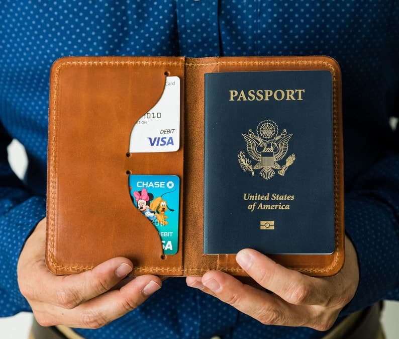 کیف پاسپورت چرم طبیعی مدل Passport Bag 22 | سیلوا چرم — تصویر ۲