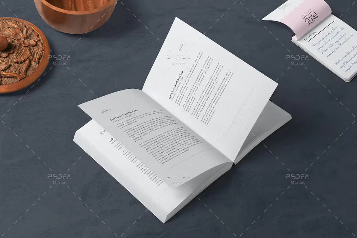 موکاپ کتاب قطع وزیری جلد نازک — تصویر ۳
