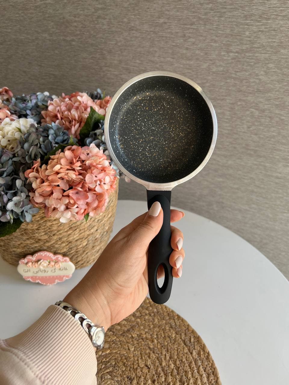 ماهیتابه عروس مدل ویکتوریا سایز 12 رنگ مشکی — تصویر ۵