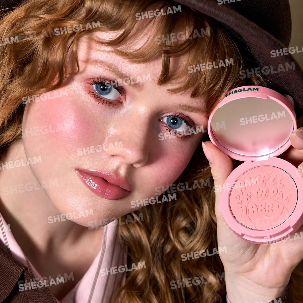 رژگونه پودری شیگلم SHEGLAM مدل Happee Birthdae Harry رنگ صورتی — تصویر ۲