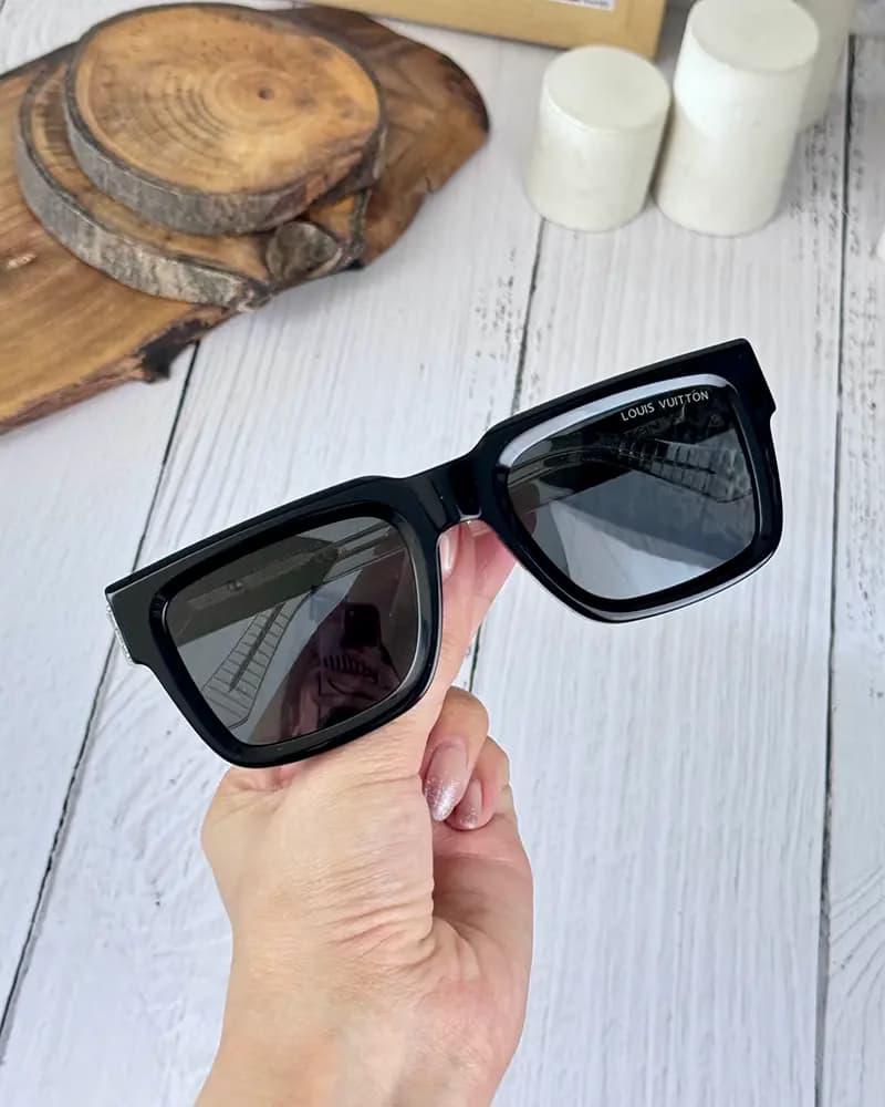 عینک آفتابی اسپرت لویس ویتون مدل LOUIS VUITTON LV Z2088W — تصویر ۵