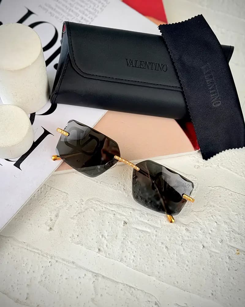 عینک آفتابی زنانه والنتینو مدل VALENTINO VA5034 — تصویر ۴
