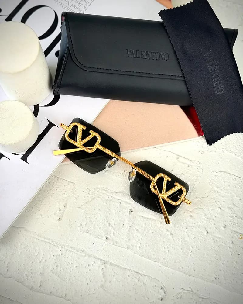 عینک آفتابی زنانه والنتینو مدل VALENTINO VA5034 — تصویر ۵