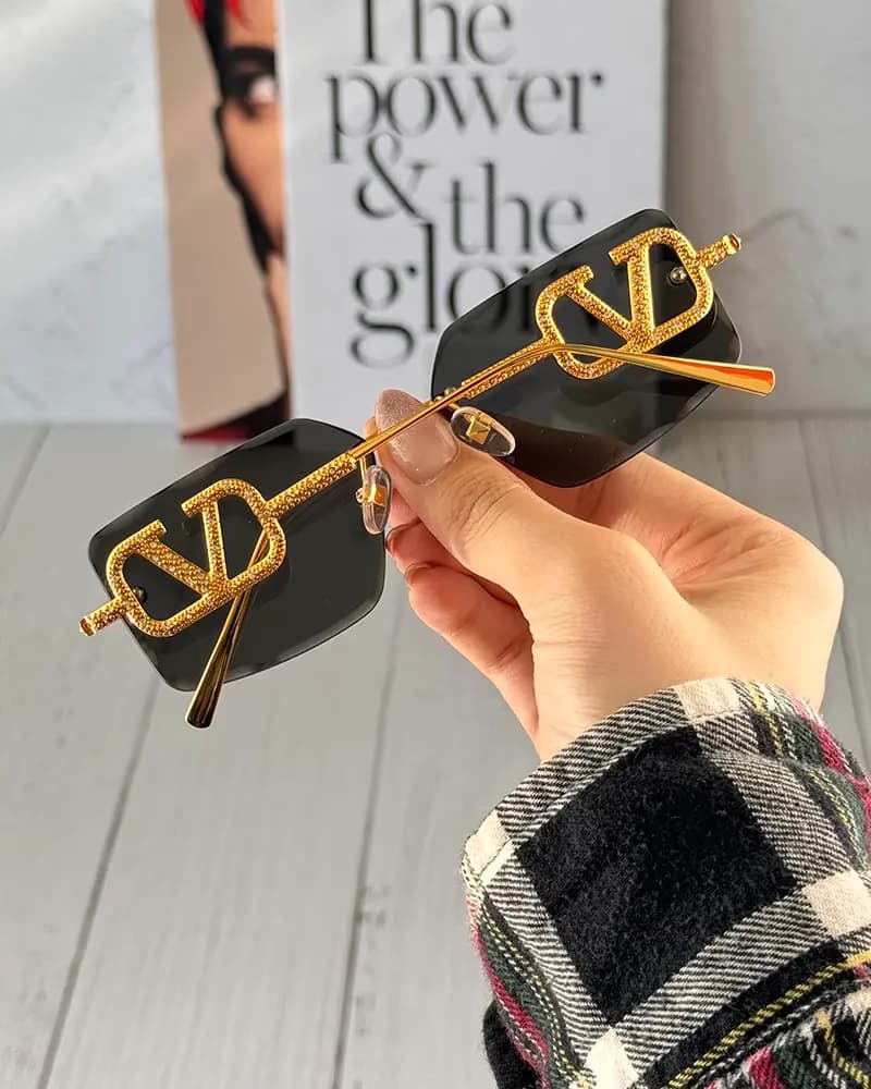 عینک آفتابی زنانه والنتینو مدل VALENTINO VA5034 — تصویر ۸