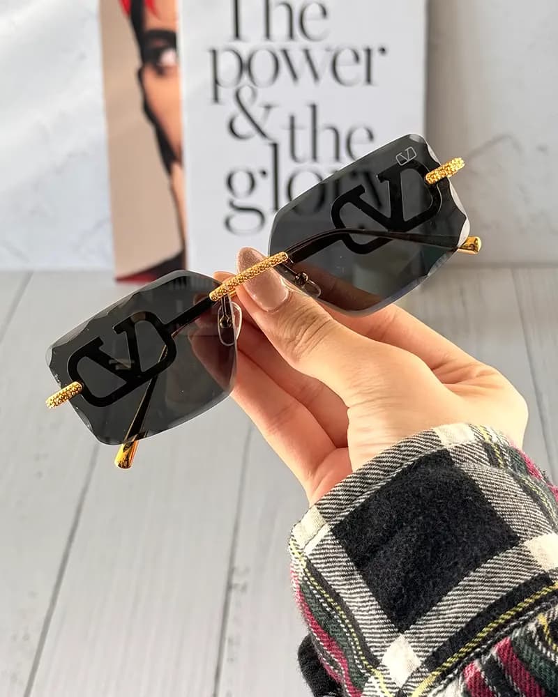 عینک آفتابی زنانه والنتینو مدل VALENTINO VA5034 — تصویر ۷