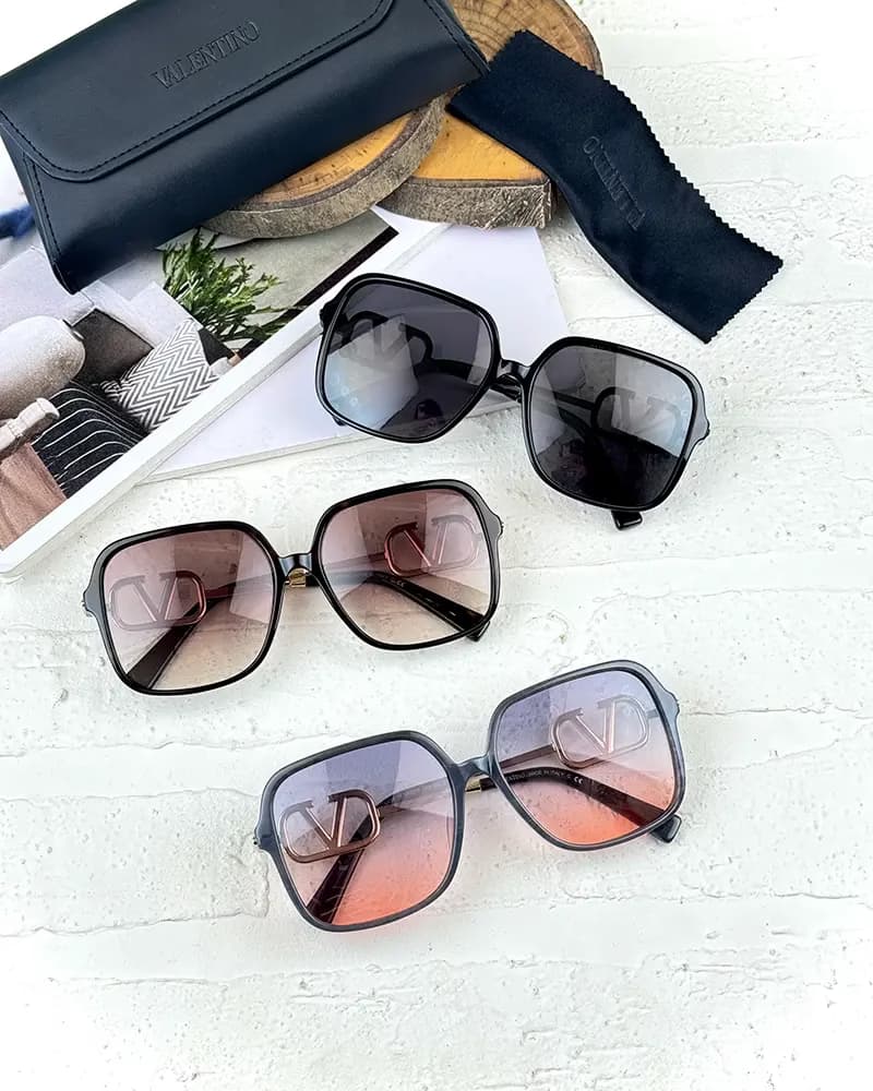 عینک آفتابی زنانه والنتينو مدل VALENTINO VA4101 — تصویر ۴