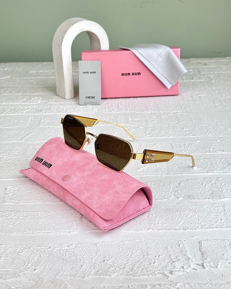 عینک آفتابی زنانه میومیو مدل MIU MIU MU53WS — تصویر ۳