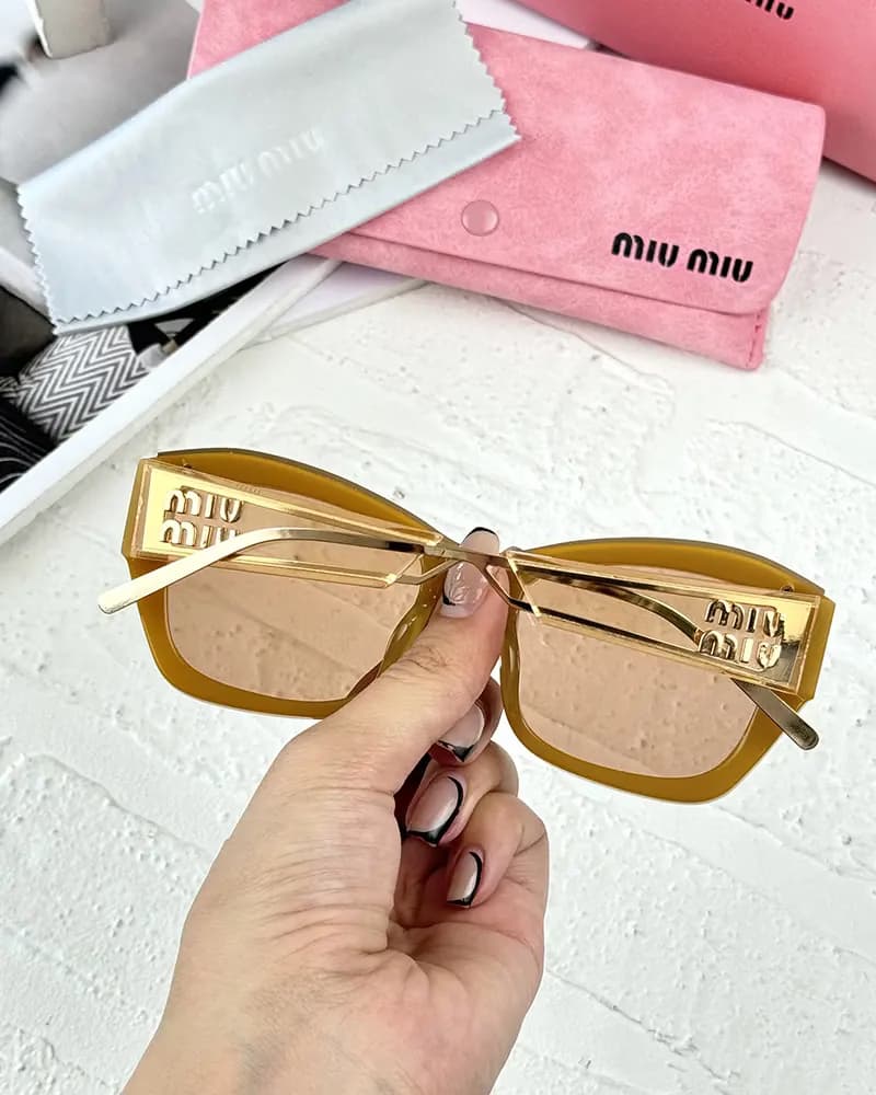 عینک آفتابی زنانه میومیو مدل MIU MIU SMU02Y — تصویر ۶