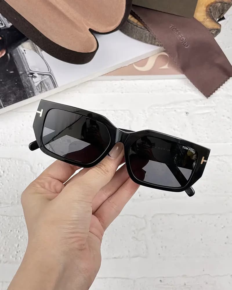 عینک آفتابی زنانه تامفورد مدل Tom Ford FT0989 — تصویر ۵
