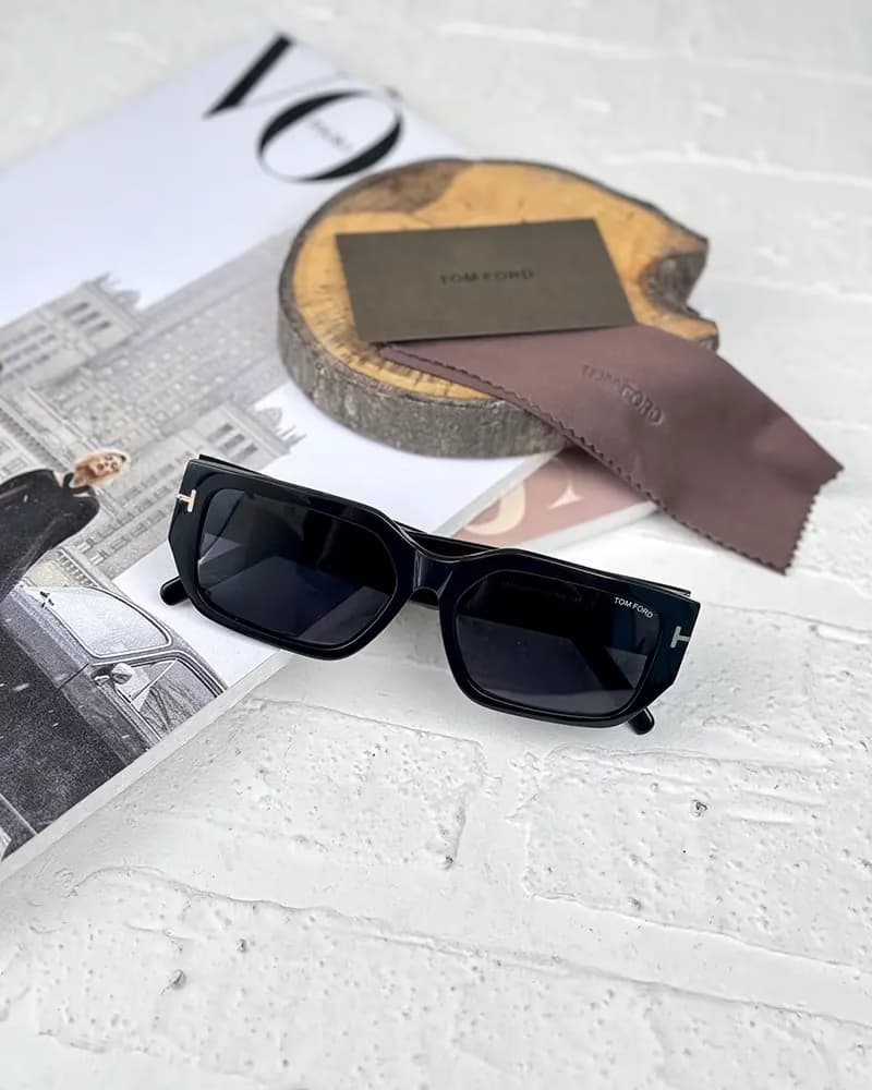 عینک آفتابی زنانه تامفورد مدل Tom Ford FT0989 — تصویر ۳